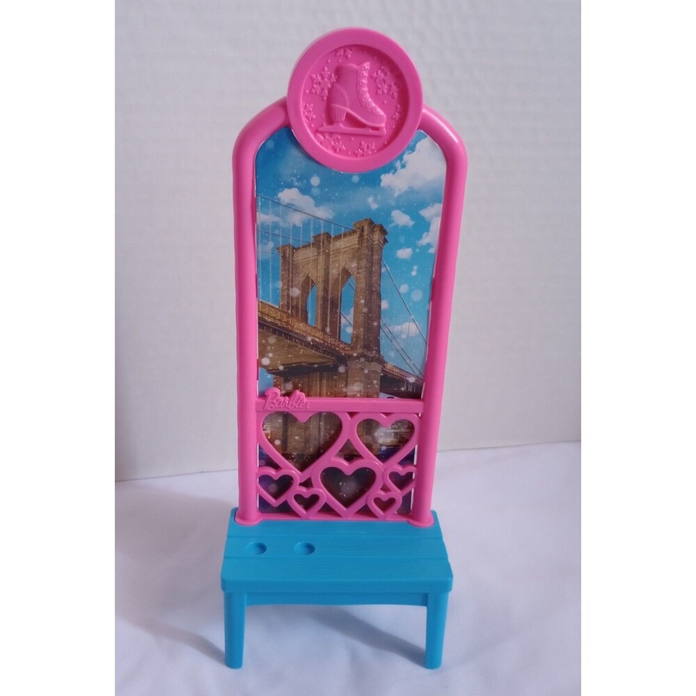 Barbie Life In The City "Brooklyn" Roberts Ice Skating Window Bench